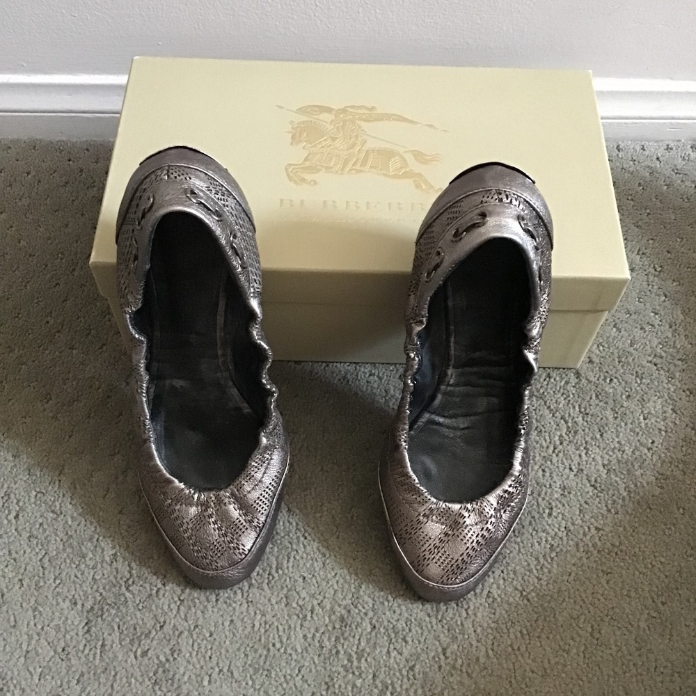 Burberry flats
